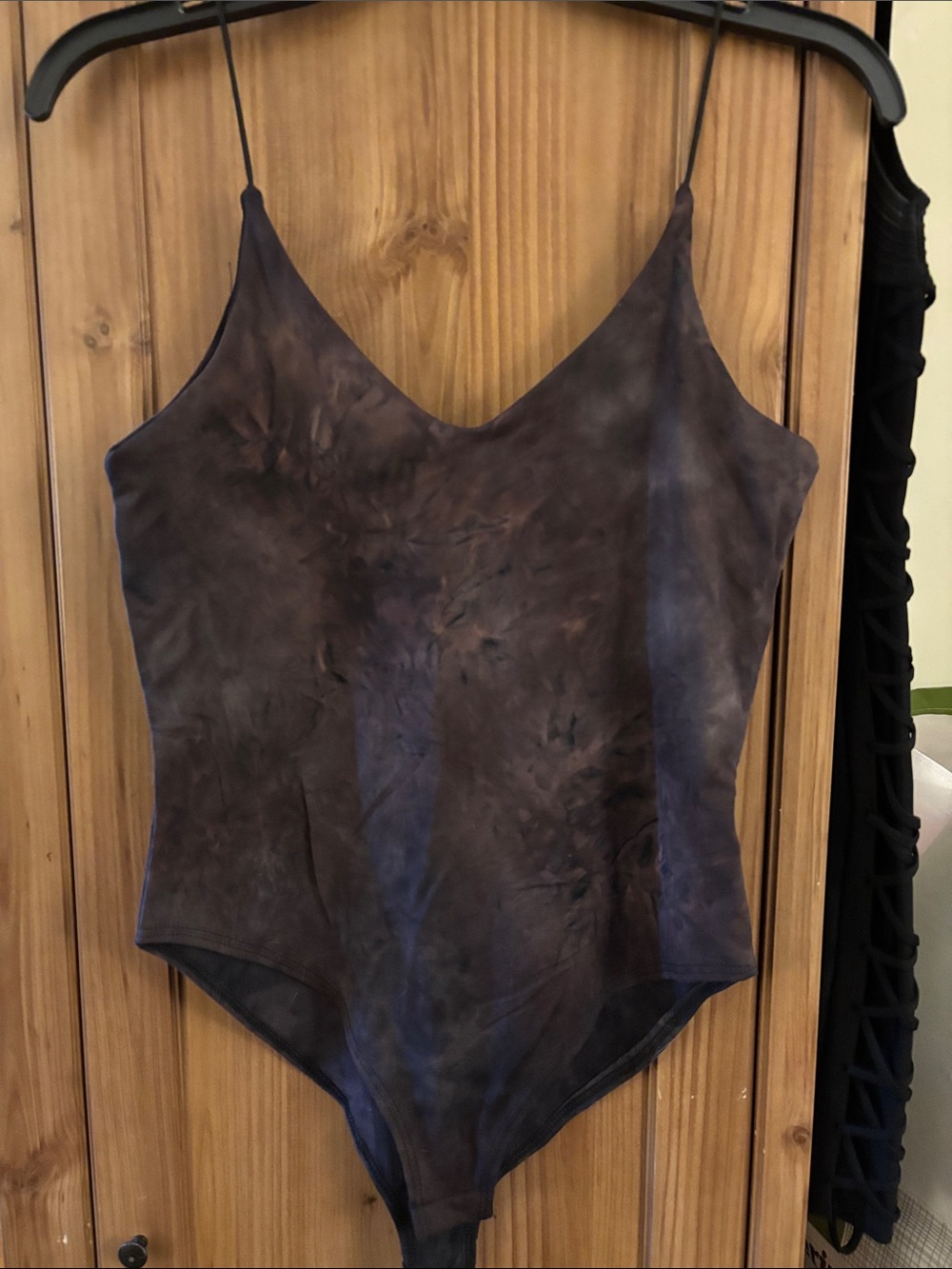 gaze Tie-Dye V-Neck Spaghetti Strap Bodysuit - Navy Plum